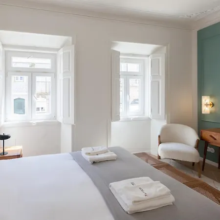 Flh Lapa With Interior Pateo Apartment Lissabon